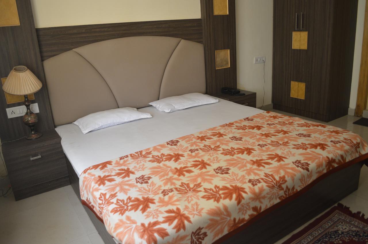 Hotel City Palace Brahmapur Kültér fotó