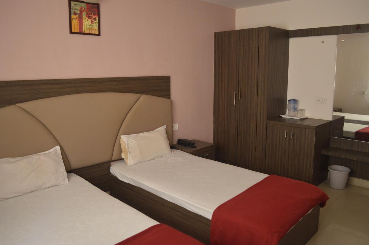 Hotel City Palace Brahmapur Szoba fotó
